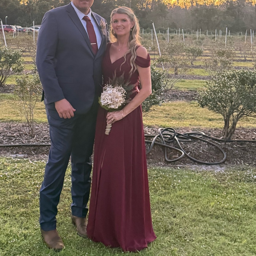 Women’s Off-Shoulder Burgundy Evening Dress